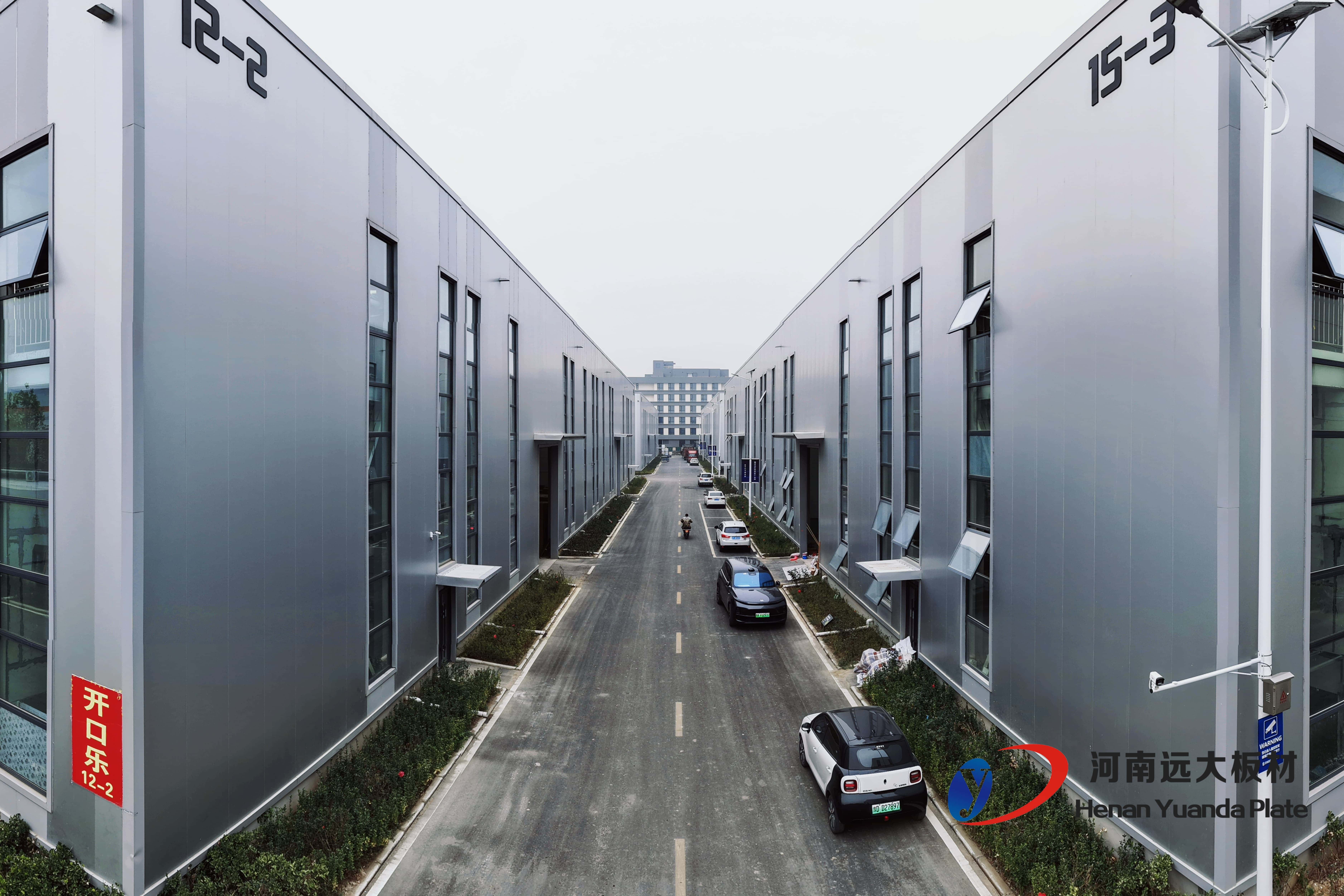 聚氨酯封邊巖棉夾芯板：產業園區