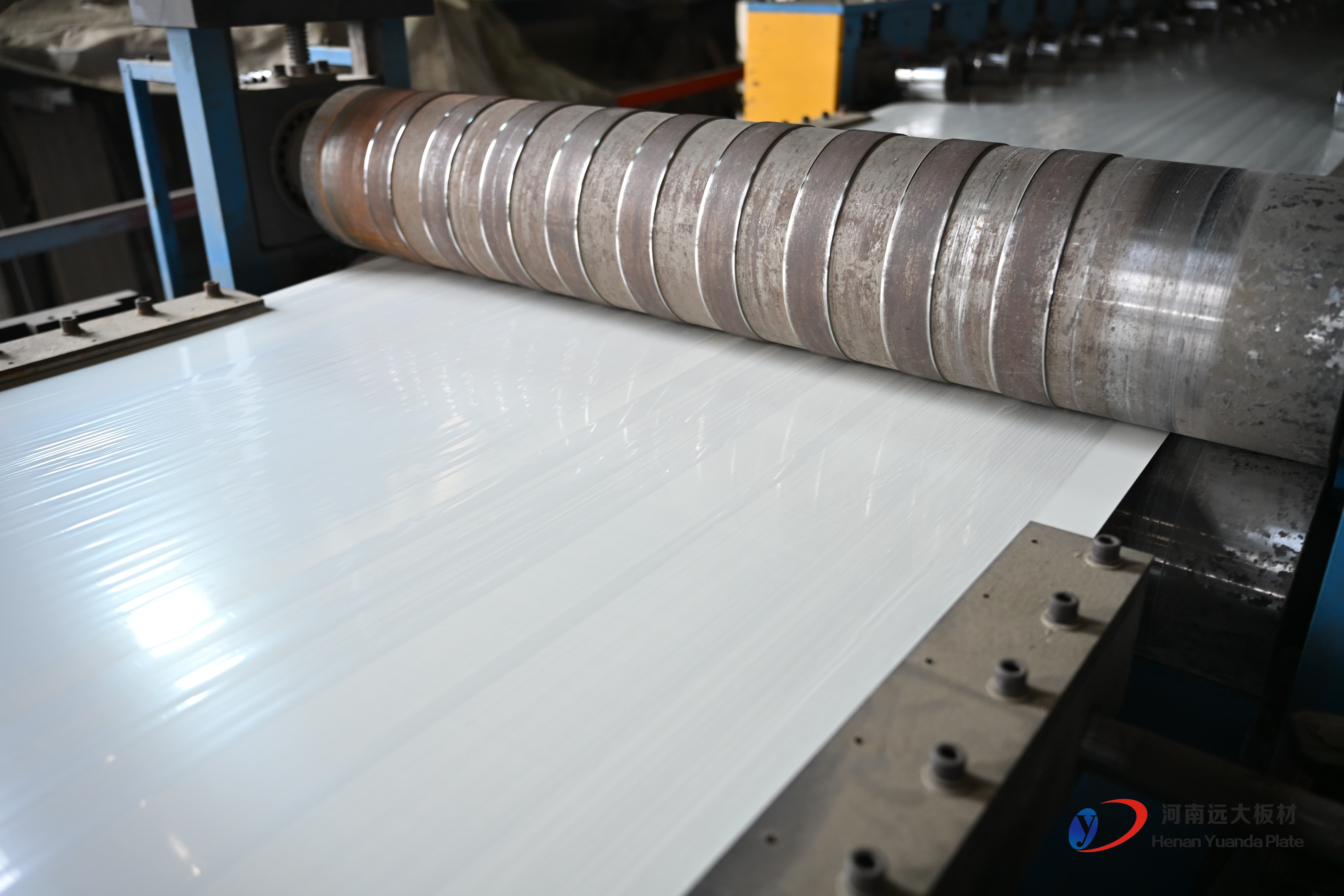 聚氨酯夾芯板技術解析:工業(yè)建筑圍護系統(tǒng)的優(yōu)選方案(圖3) 聚氨酯夾芯板技術解析:工業(yè)建筑圍護系統(tǒng)的優(yōu)選方案(圖3)